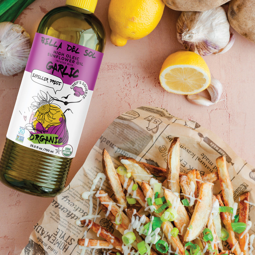 
                  
                    Bella Del Sol Organic Garlic Sunflower Oil 750ml – High Oleic Expeller Pressed Cooking Oil with Garlic, Pictured with Garlic Lemon Fries – Huile de tournesol biologique à l’ail Bella Del Sol 750ml, pressée à froid, avec frites à l’ail et citron – terradelyssa.c
                  
                