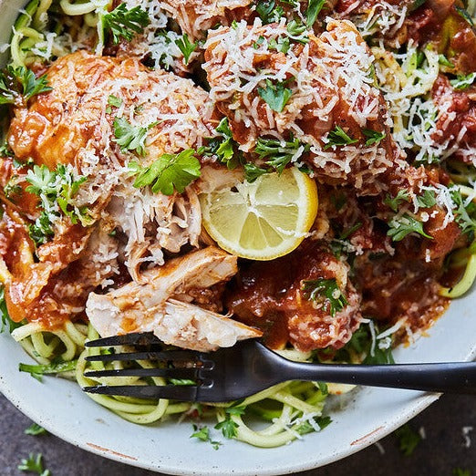 
                  
                    Poulet Kapama (Poulet braisé à la cannelle à la grecque)
                  
                