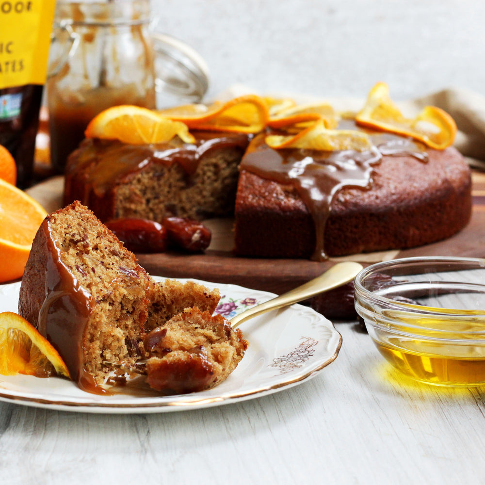 Gâteau collant aux dattes au caramel